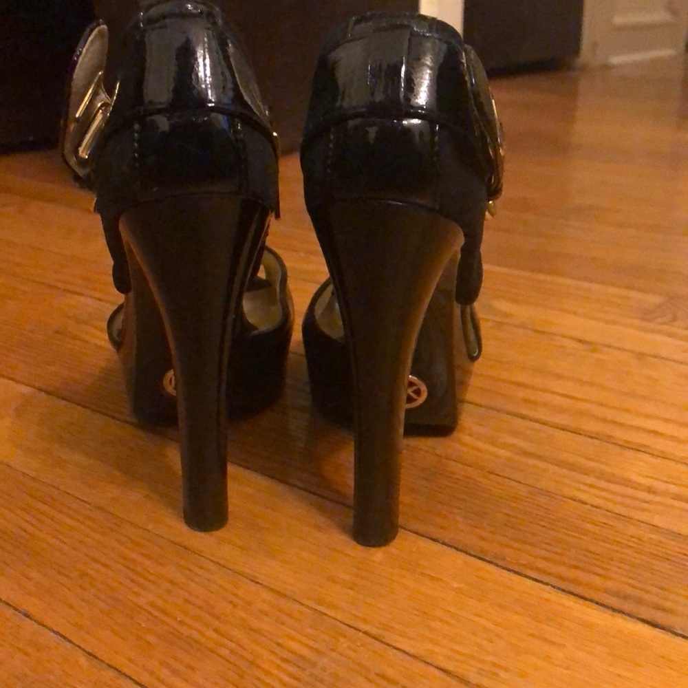 Heels - Picture 4 of 7
